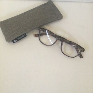Peepers Tortoise Shell Glasses with Case